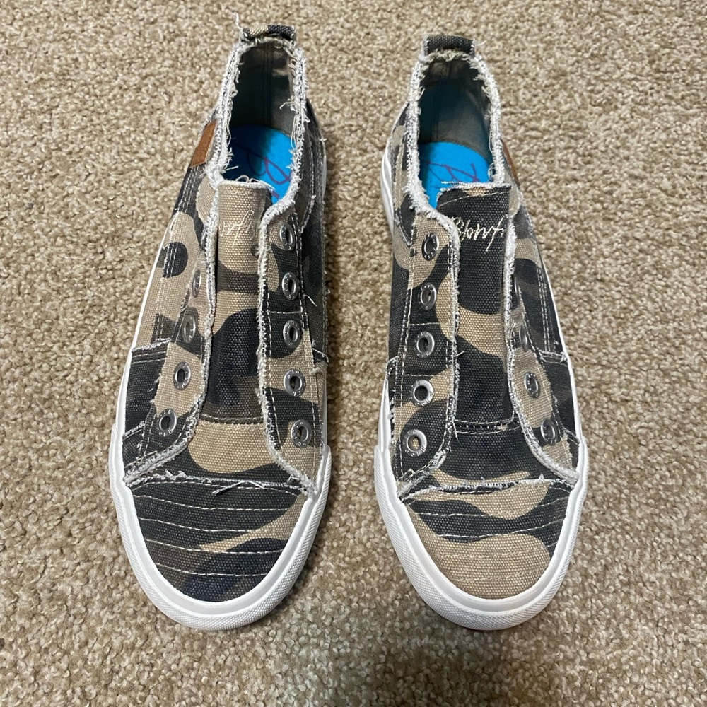 Brand new size 8 blowfish slip ons